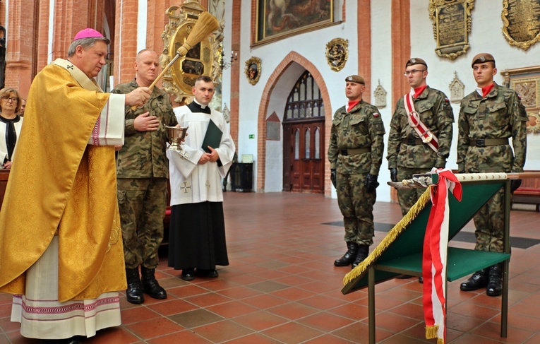 Niech sztandar przypomina o waszej tożsamości