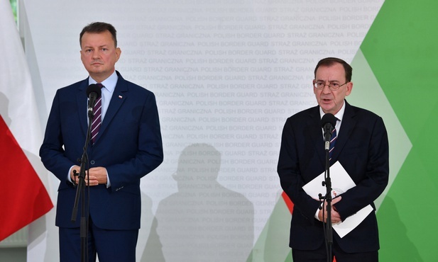 Szefowie MSWiA i MON: Sytuacja na granicy polsko-białoruskiej jest niezwykle napięta
