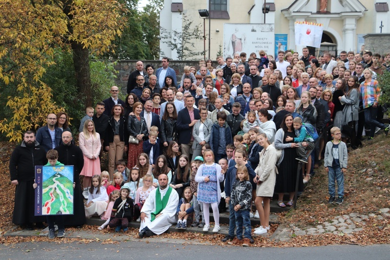 320 osób wzięło udział w spotkaniu wspólnoty Ruchu Światło-Życie - kapłani, dzieci, małżeństwa, rodziny.