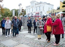 Zjazd trwał od 20 do 23 września. Na zdjęciu uczestnicy tuż przed zwiedzaniem kwidzyńskiej konkatedry.