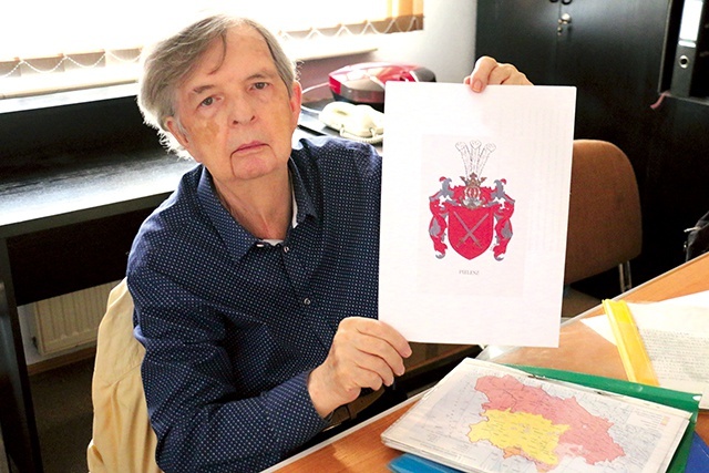 Andrzej Jelski z rodowym herbem Pielesz.