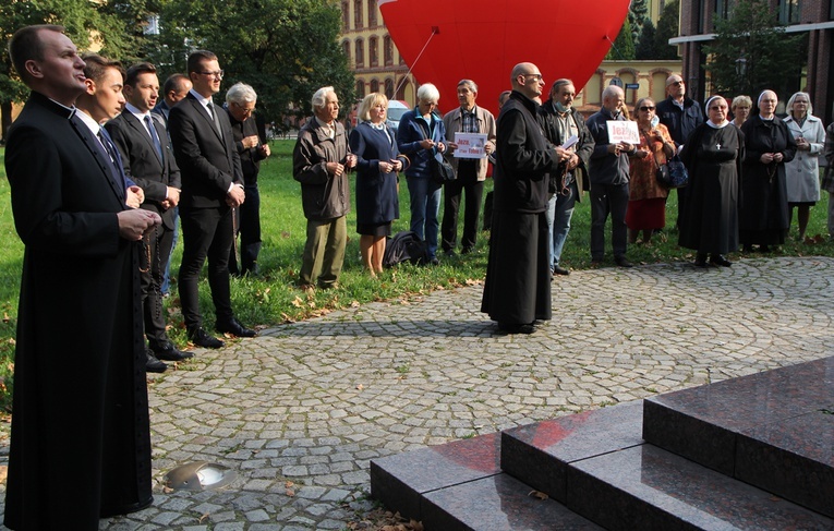 Koronka do Bożego Miłosierdzia na ulicach Wrocławia