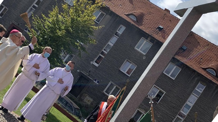 Poświęcenie krzyża misyjnego w Wałbrzychu