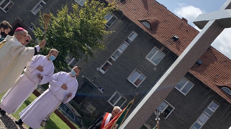 Poświęcenie krzyża misyjnego w Wałbrzychu