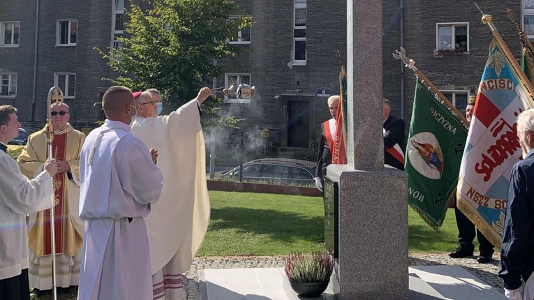 Poświęcenie krzyża misyjnego w Wałbrzychu