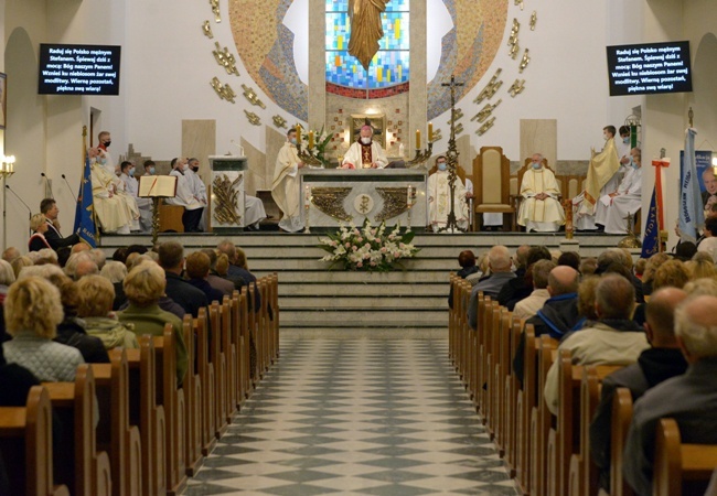 Msza św. za ojczyznę na radomskim Idalinie