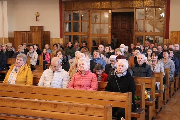 Boczki Chełmońskie. Odpust parafialny z udziałem chóru wspólnoty Dom Nadziei z Żułowa