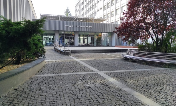 Katowice. Wydział Humanistyczny Uniwersytetu Śląskiego ma nową siedzibę