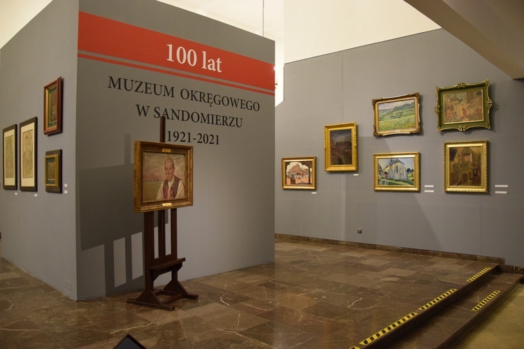 Wystawa "Sto lat Muzeum Okręgowego w Sandomierzu 1921-2021".