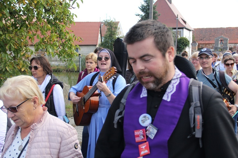 Z Brzegu Dolnego do Łososiowic
