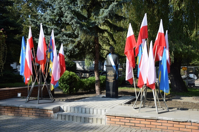 Pomnik śp. ks. Michała Józefczyka.