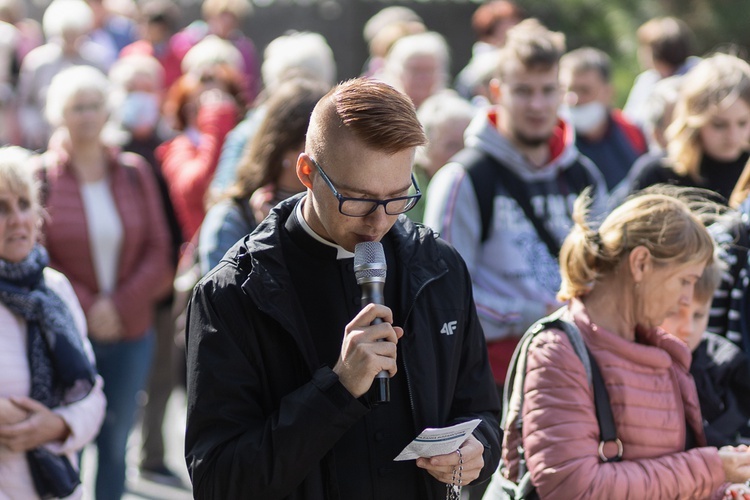 Pielgrzymka Żywego Różańca do Barda