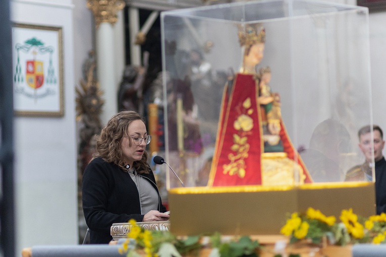 Pielgrzymka Żywego Różańca do Barda