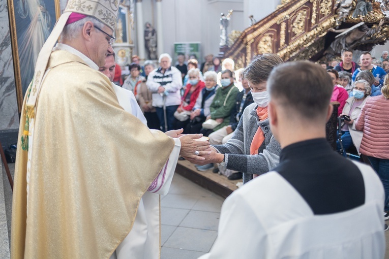 Pielgrzymka Żywego Różańca do Barda