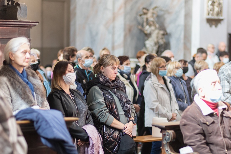 Pielgrzymka Żywego Różańca do Barda