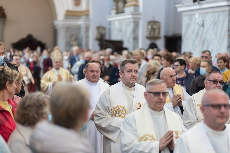 Pielgrzymka Żywego Różańca do Barda