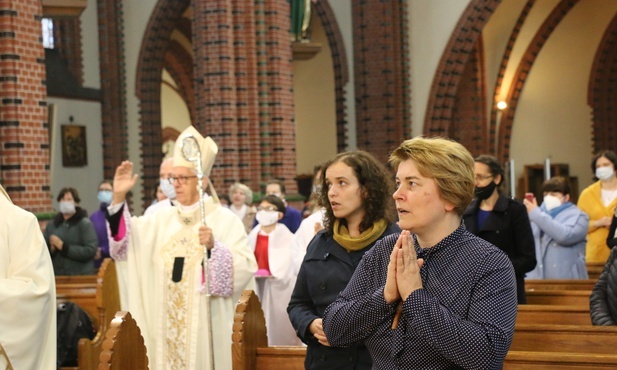 Bp A. Wodarczyk do dziewic konsekrowanych: "Bądźcie przewodniczkami na wzór aniołów".