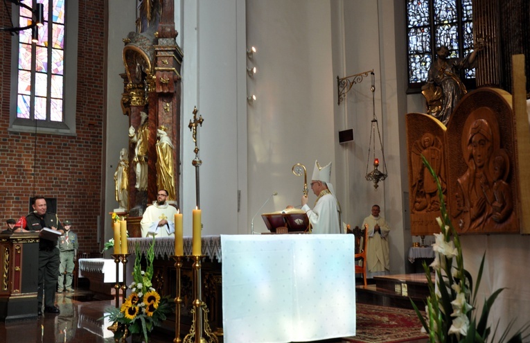 Poświęcenie tryptyku dla harcerzy