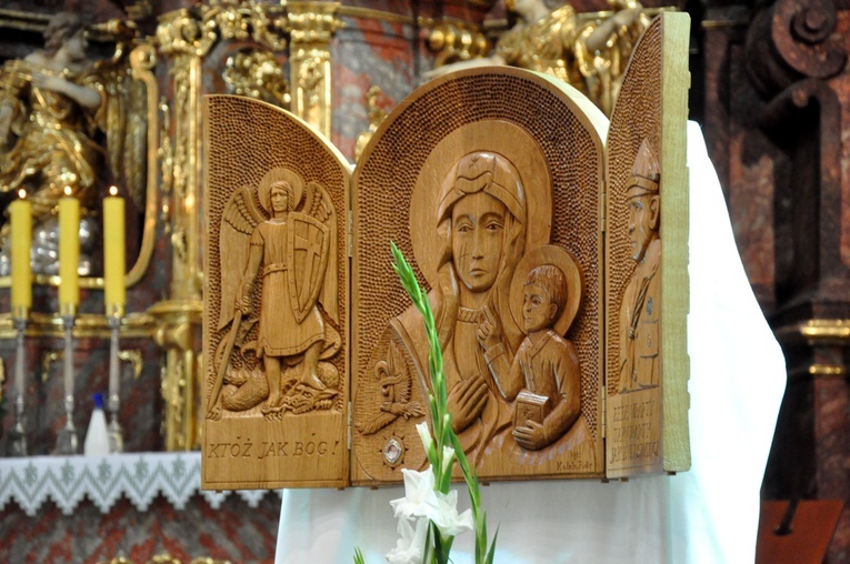 Poświęcenie tryptyku dla harcerzy