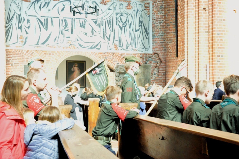 Poświęcenie tryptyku dla harcerzy