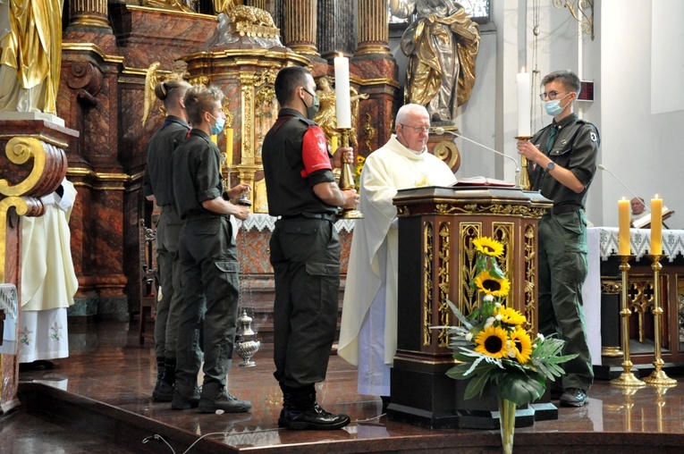 Poświęcenie tryptyku dla harcerzy