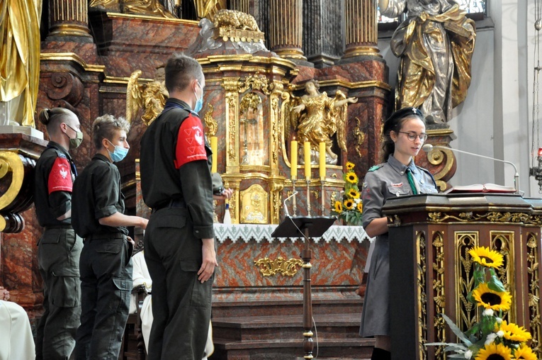 Poświęcenie tryptyku dla harcerzy