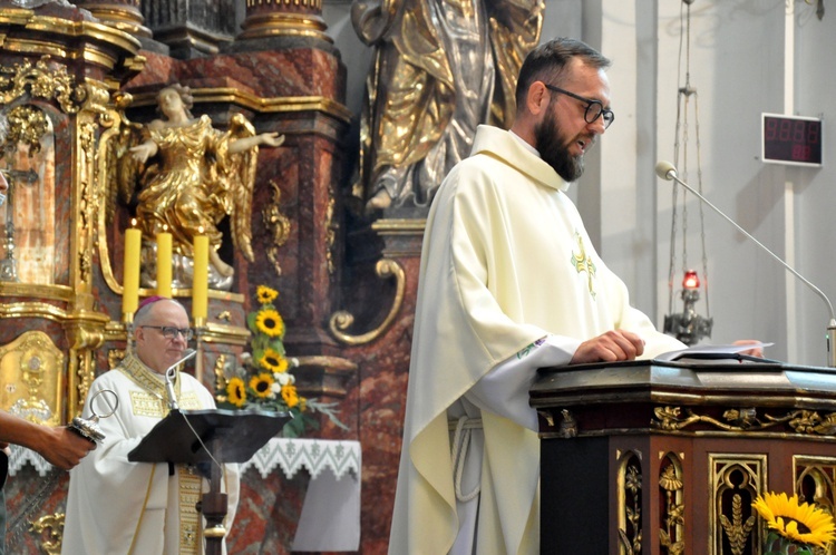 Poświęcenie tryptyku dla harcerzy