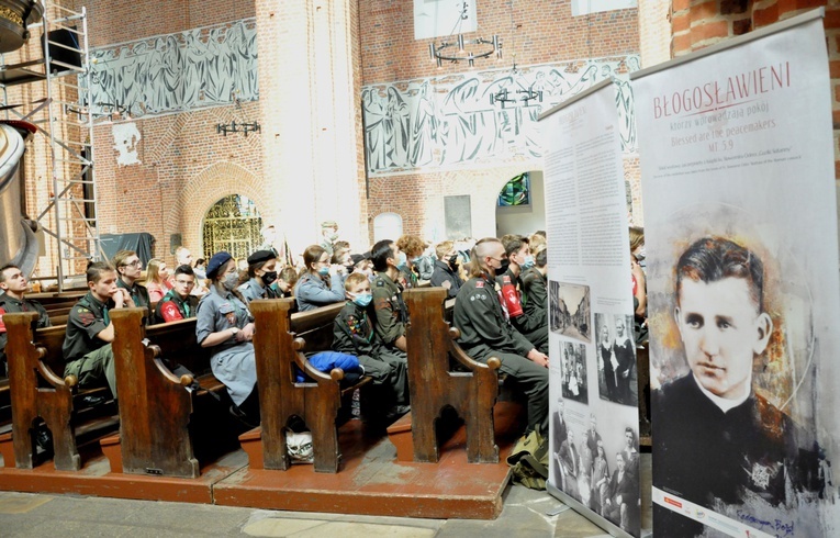 Poświęcenie tryptyku dla harcerzy