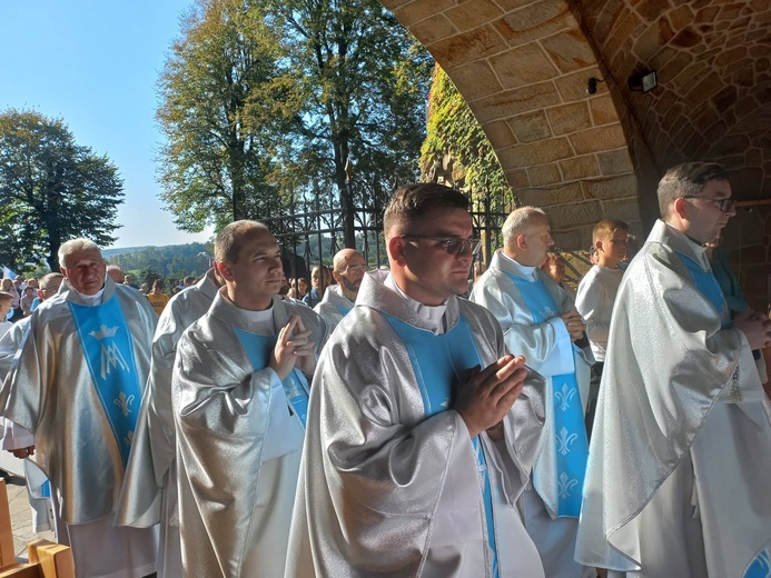 Z Uszwi do Porąbki Uszewskiej
