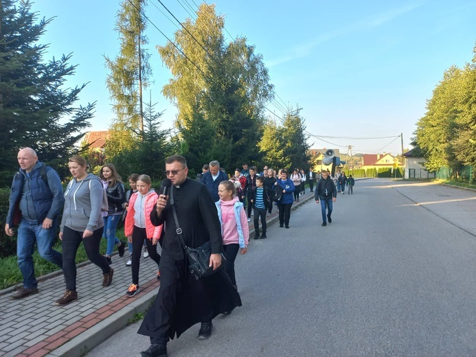 Z Uszwi do Porąbki Uszewskiej