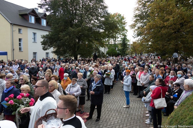 Pielgrzymka Żywego Różańca w Rokitnie