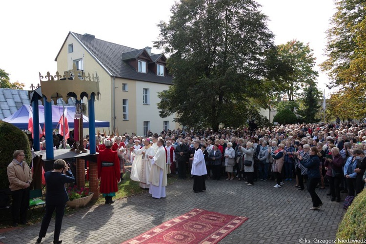 Pielgrzymka Żywego Różańca w Rokitnie