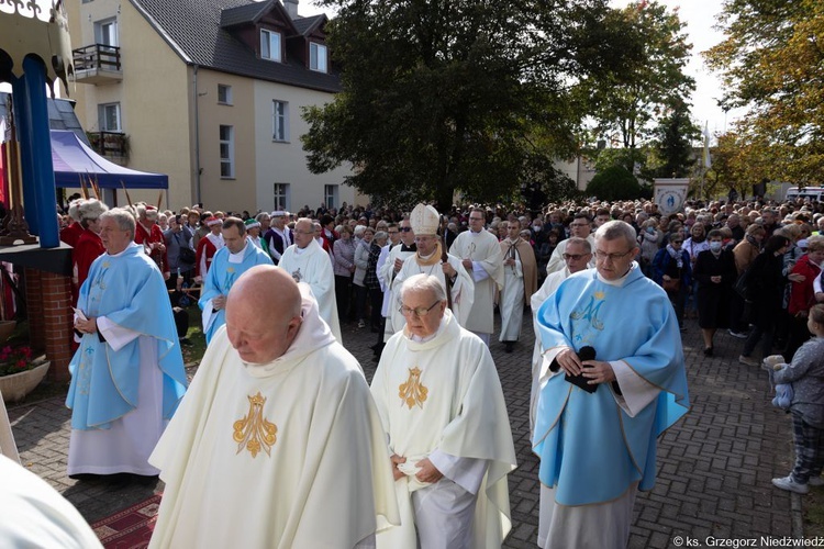 Pielgrzymka Żywego Różańca w Rokitnie