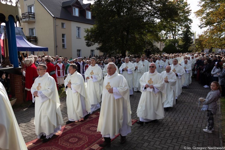 Pielgrzymka Żywego Różańca w Rokitnie