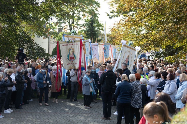 Pielgrzymka Żywego Różańca w Rokitnie