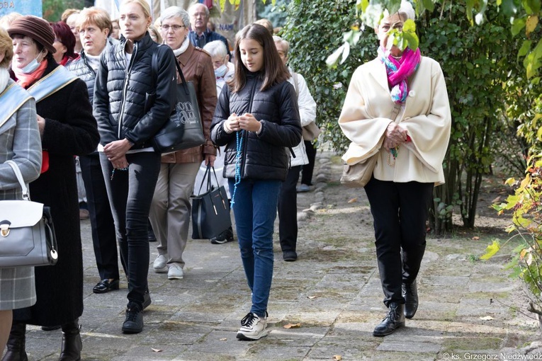 Pielgrzymka Żywego Różańca w Rokitnie