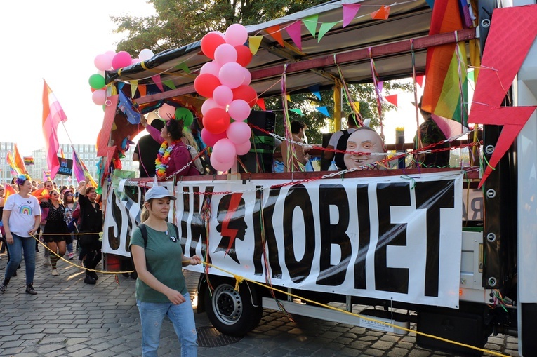 13. Marsz Równości we Wrocławiu na transparentach