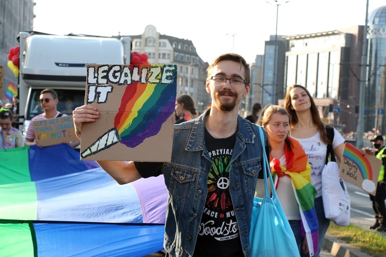 13. Marsz Równości we Wrocławiu na transparentach