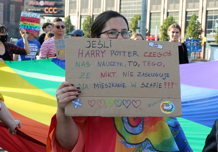 13. Marsz Równości we Wrocławiu na transparentach