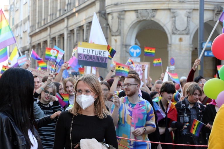 13. Marsz Równości we Wrocławiu na transparentach