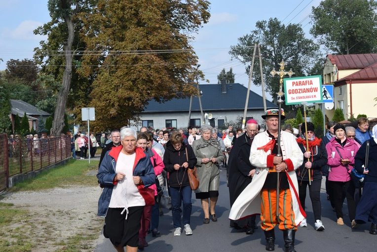 XVII Pielgrzymka Kół Żywego Różańca do Domaniewic 