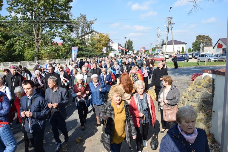 XVII Pielgrzymka Kół Żywego Różańca do Domaniewic 