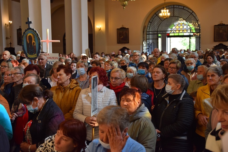 XVII Pielgrzymka Kół Żywego Różańca do Domaniewic 