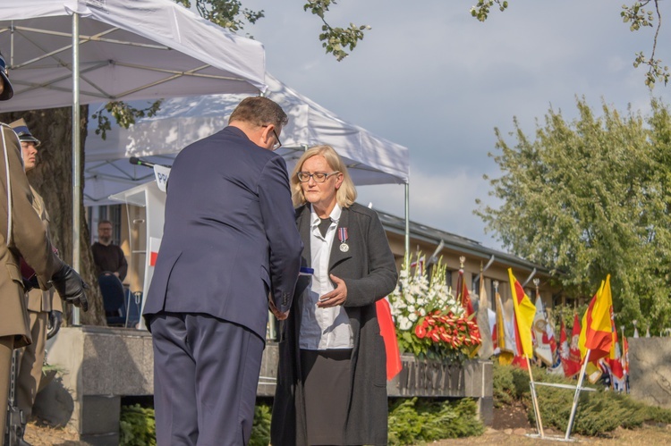 ​"Tędy przeszła dumna i niepokorna Warszawa"