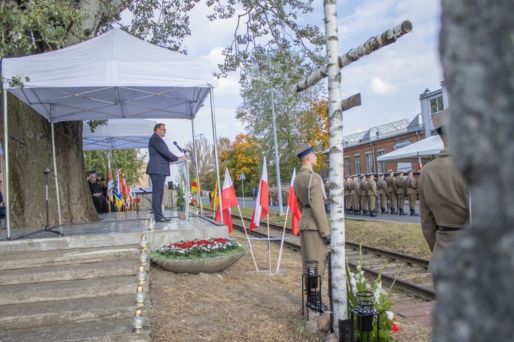 ​"Tędy przeszła dumna i niepokorna Warszawa"