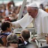 Franciszek: bądźmy jak dzieci ufające Bogu