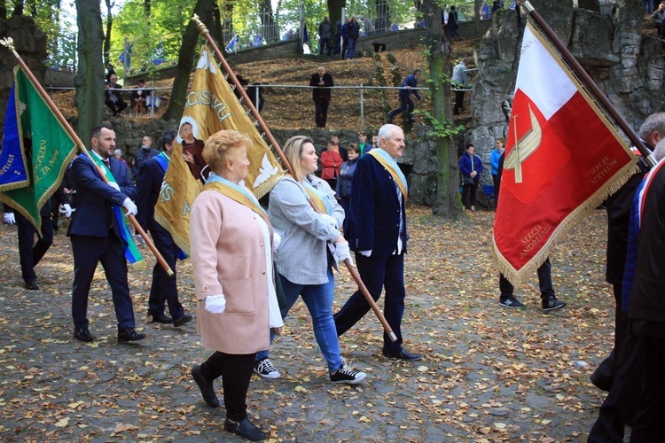 Pielgrzymka hodowców gołębi pocztowych i orkiestr kalwaryjskich