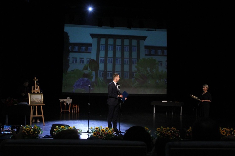 Tarnów. Jubileusz 75-lecia IV Liceum Ogólnokształcącego