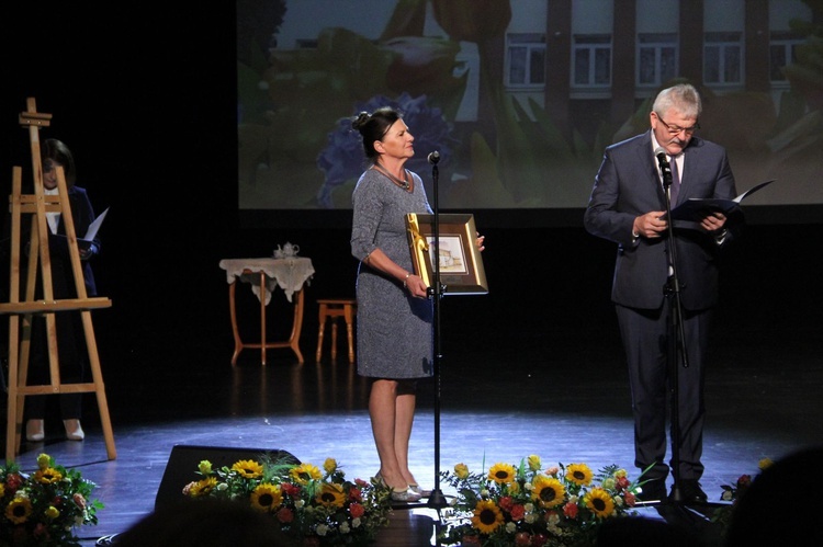 Tarnów. Jubileusz 75-lecia IV Liceum Ogólnokształcącego