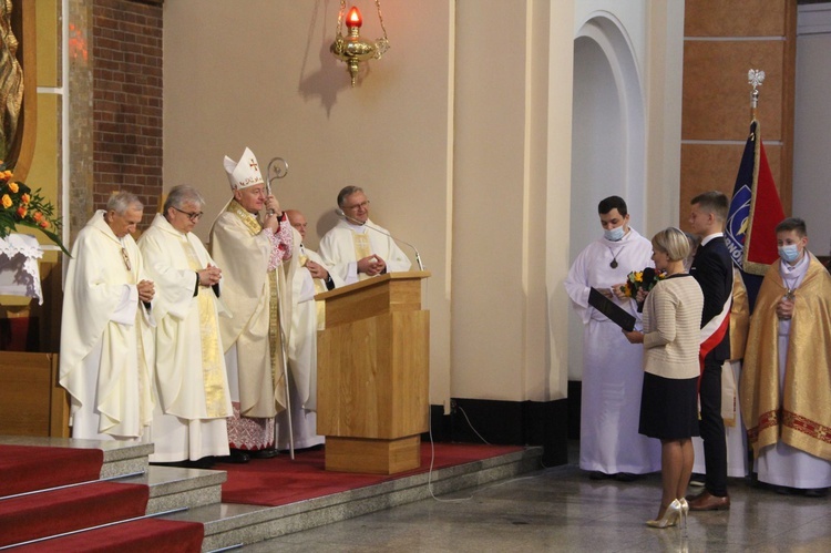 Tarnów. Jubileusz 75-lecia IV Liceum Ogólnokształcącego